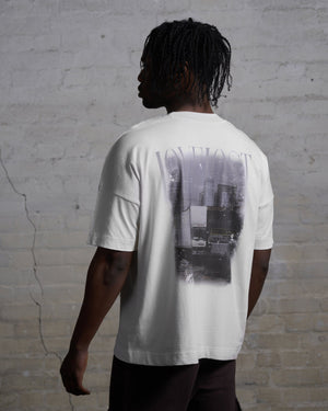 Bild in Slideshow öffnen, Boxy Fit T-Shirt Offwhite - lovelostclo
