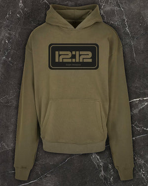 Bild in Slideshow öffnen, Hoodie 12:12 Olive - lovelostclo
